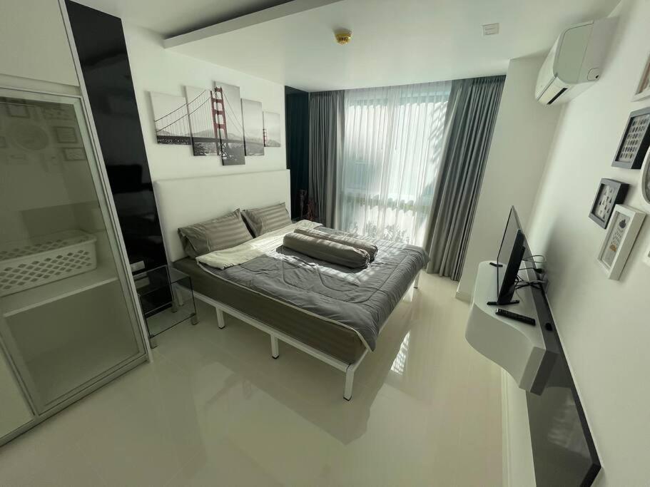 Stylish With Blazing Fast Fiber Internet, Pool, Sauna, Steam Room, Gym - Guest Friendly Apartment Pattaya